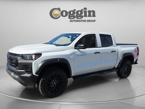 Used 2024 Chevrolet Colorado Trail Boss w/ Technology Package image 1