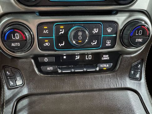 Used 2015 Chevrolet Tahoe LTZ AWD/4WD image 30