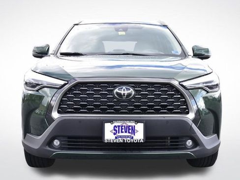 Used 2022 Toyota Corolla Cross XLE w/ Convenience Package image 7