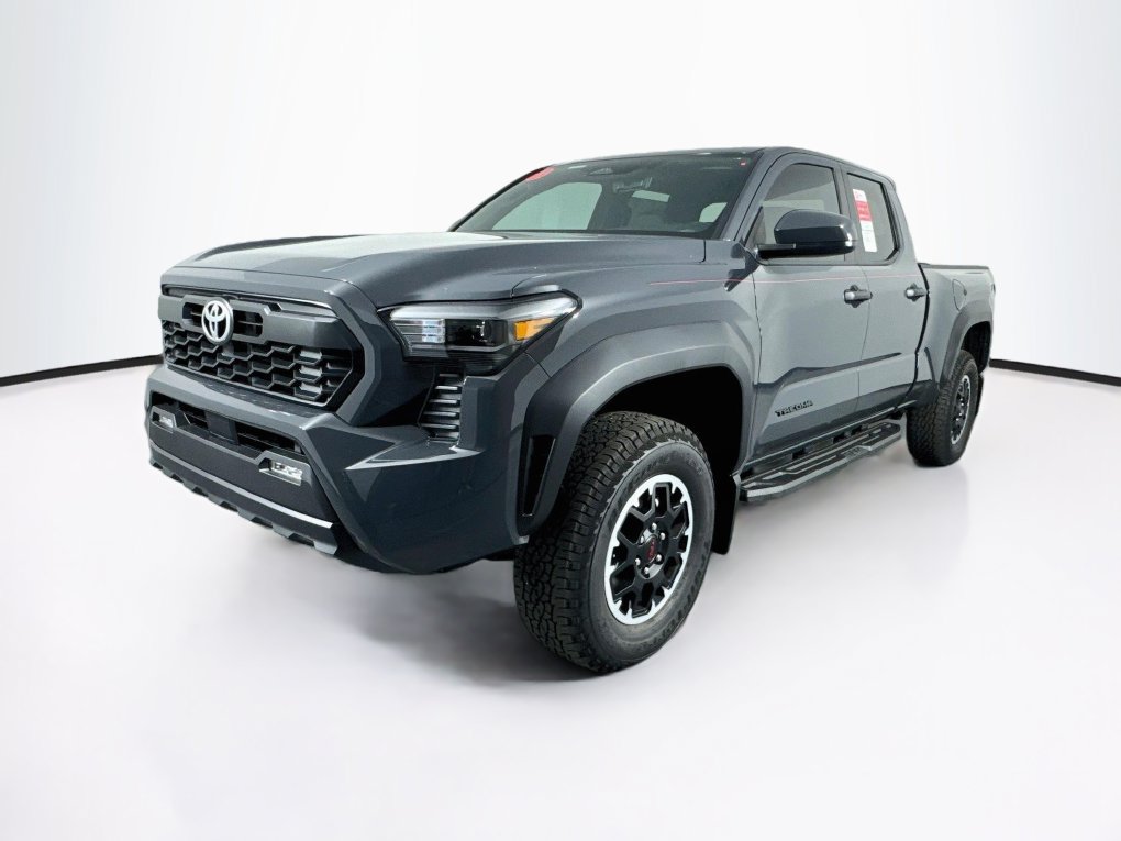 Used 2025 Toyota Tacoma TRD Off-Road AWD/4WD image 3