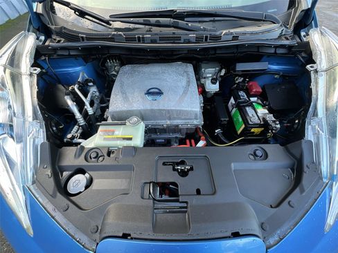 Used 2014 Nissan Leaf SV w/ LED & Quick Charge Package image 24