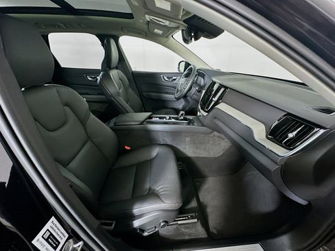 Used 2025 Volvo XC60 B5 Plus w/ Climate Package image 33