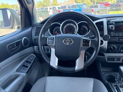 Used 2012 Toyota Tacoma 4x4 Double Cab w/ SR5 Pkg image 13