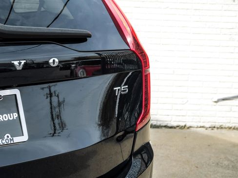 Used 2020 Volvo XC90 T5 Momentum image 56