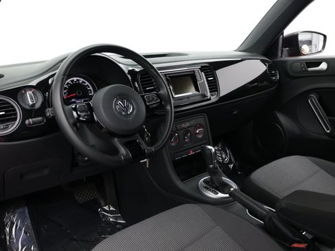 Used 2017 Volkswagen Beetle 1.8T Classic FWD image 11
