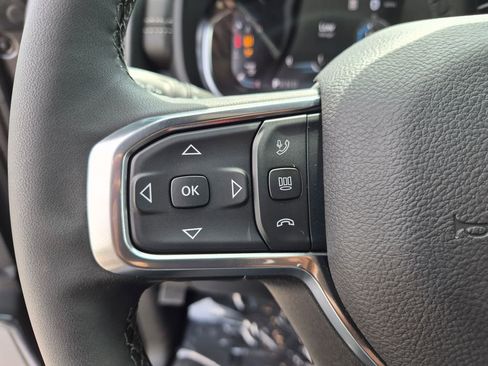 New 2026 RAM 2500 Laramie AWD/4WD image 18