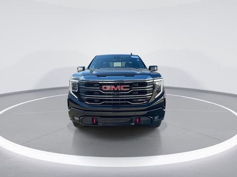 Used 2024 GMC Sierra 1500 AT4 w/ AT4 Premium Package AWD/4WD image 3