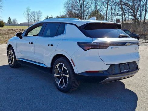 Used 2024 Chevrolet Equinox EV LT image 28