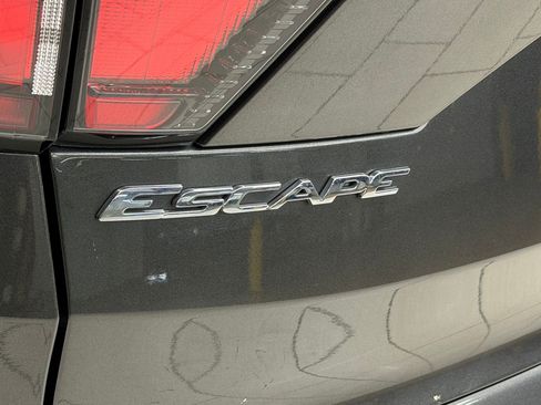 Used 2018 Ford Escape SE AWD/4WD image 30