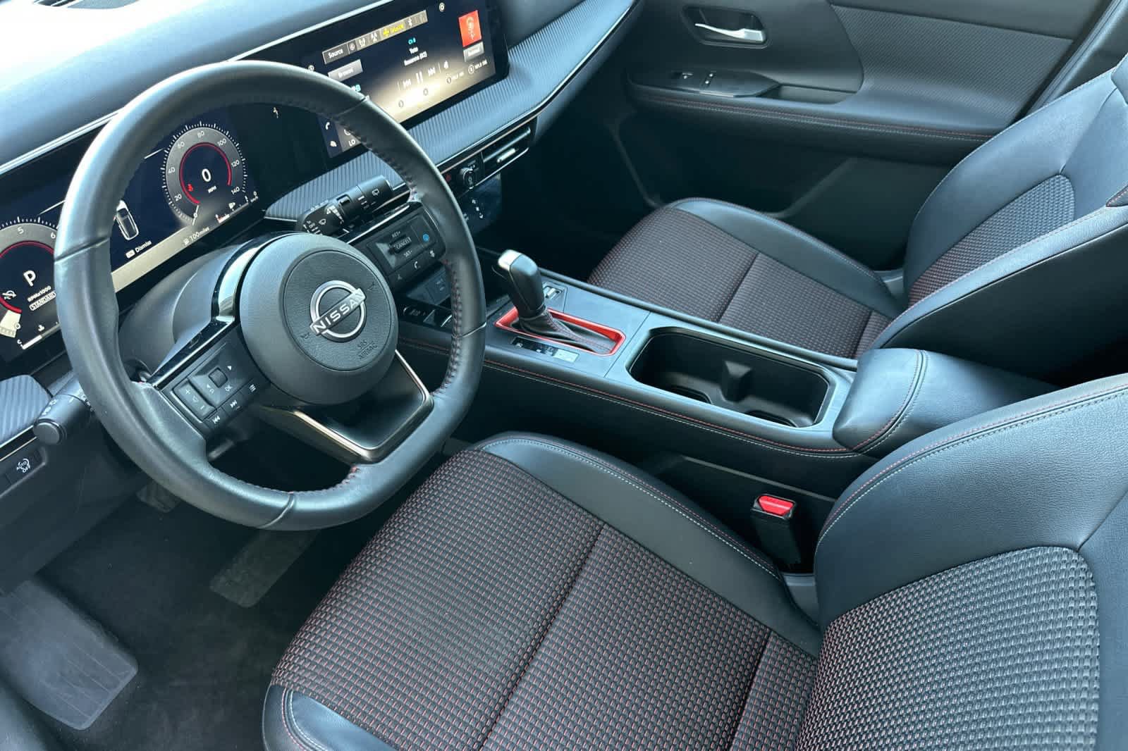 Used 2025 Nissan Kicks SR FWD image 12