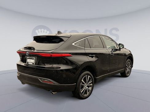 Used 2023 Toyota Venza LE image 7