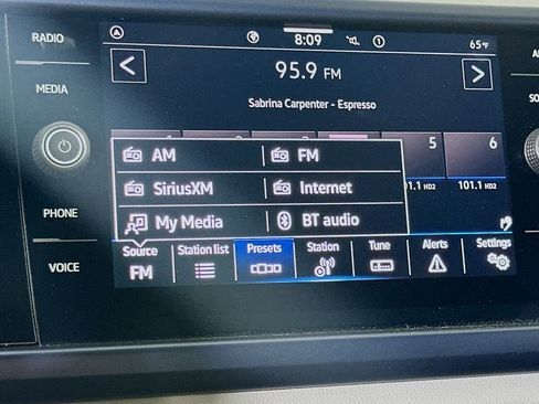 Used 2022 Volkswagen Taos SE image 26