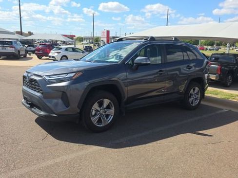 Used 2024 Toyota RAV4 XLE w/ Convenience Package image 2