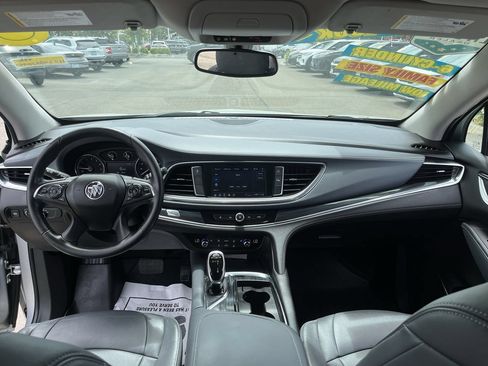 Used 2021 Buick Enclave Essence FWD image 18