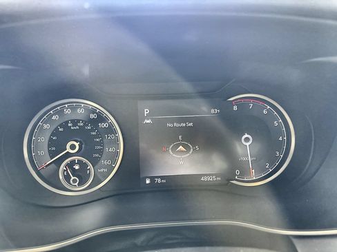 Used 2022 Genesis G70 2.0T RWD image 10