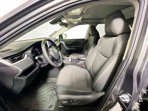 Used 2024 Toyota RAV4 XLE w/ Convenience Package image 14