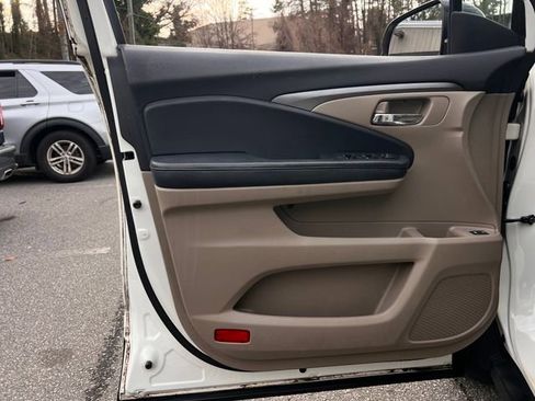 Used 2017 Honda Pilot EX-L image 10