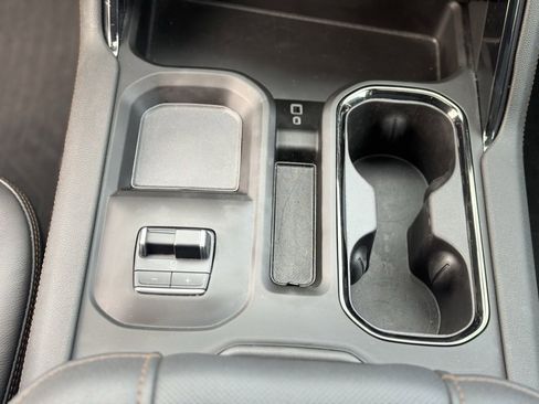 Used 2024 GMC Sierra 2500 AT4 w/ AT4 Premium Plus Package image 17