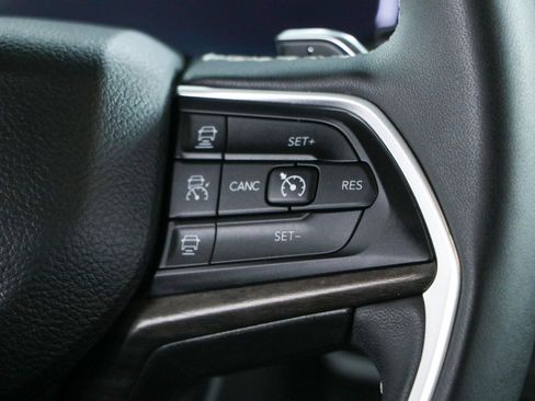 Used 2023 Jeep Grand Cherokee 30th Anniversary AWD/4WD image 14