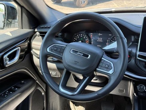 Used 2025 Jeep Compass Trailhawk AWD/4WD image 11