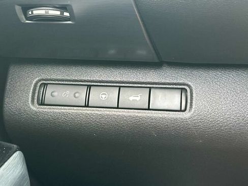Used 2023 Nissan Pathfinder SL FWD image 33