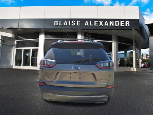 Used 2019 Jeep Cherokee Limited AWD/4WD image 4