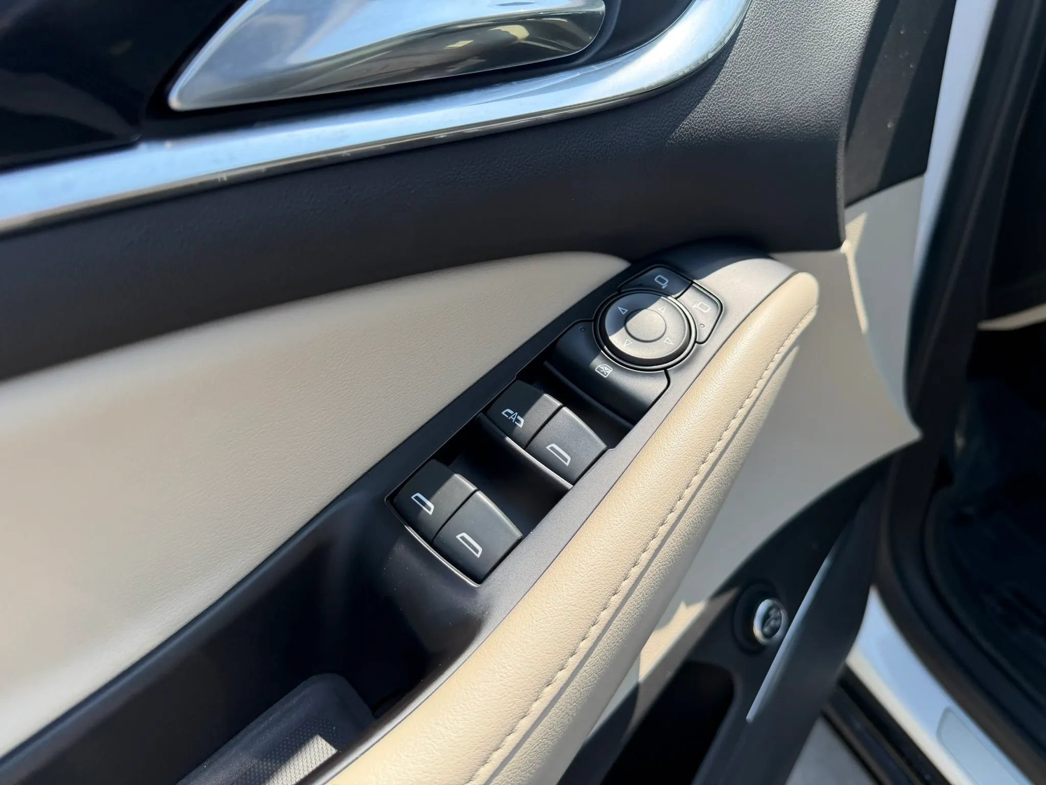 Used 2019 Buick Enclave Essence FWD image 14