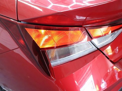 Used 2023 Hyundai Elantra SEL image 27