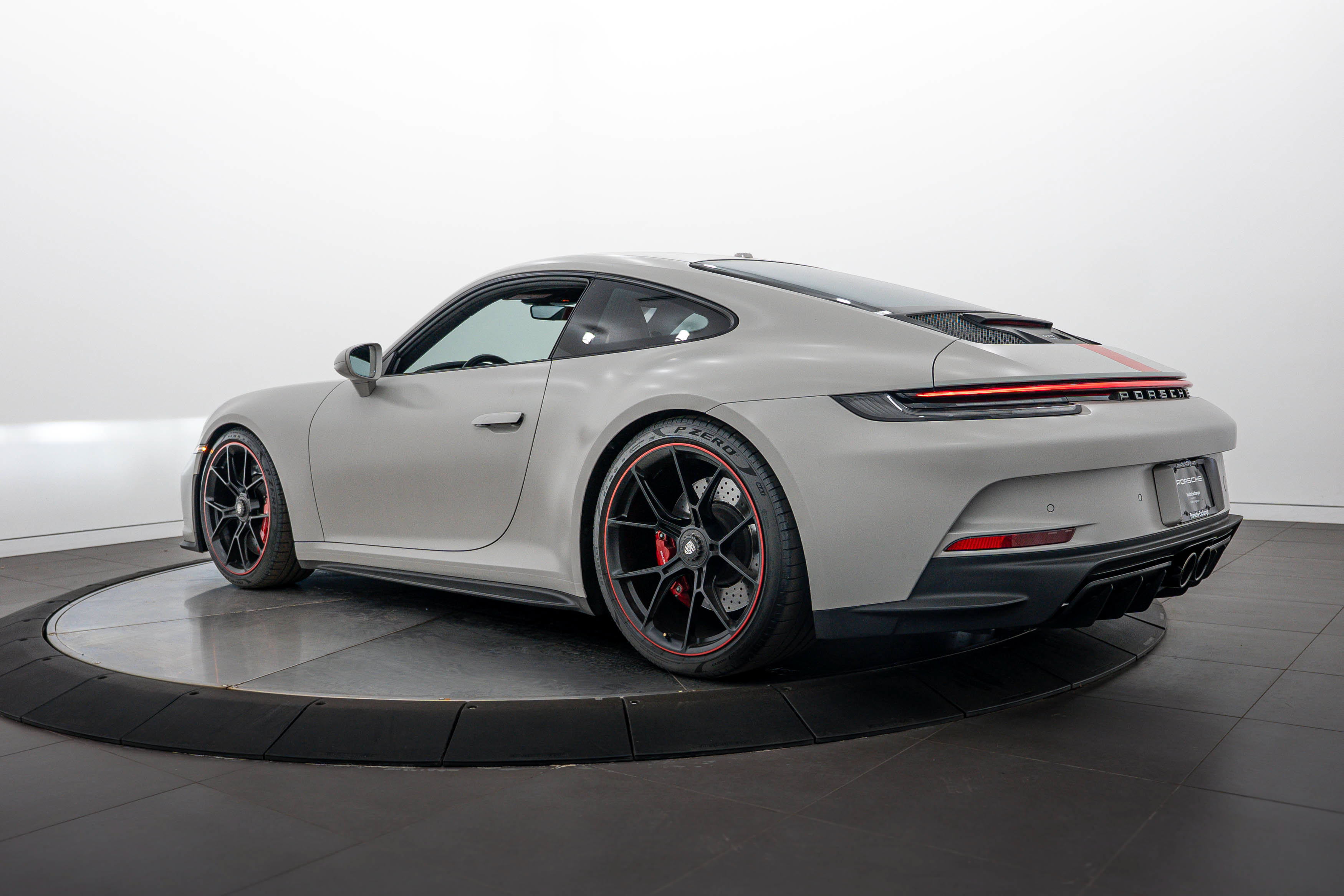 Used 2022 Porsche 911 GT3 RWD image 3