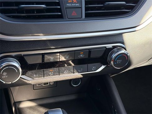 New 2025 Nissan Altima 2.5 SR image 14