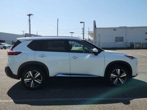 Used 2023 Nissan Rogue SL image 9