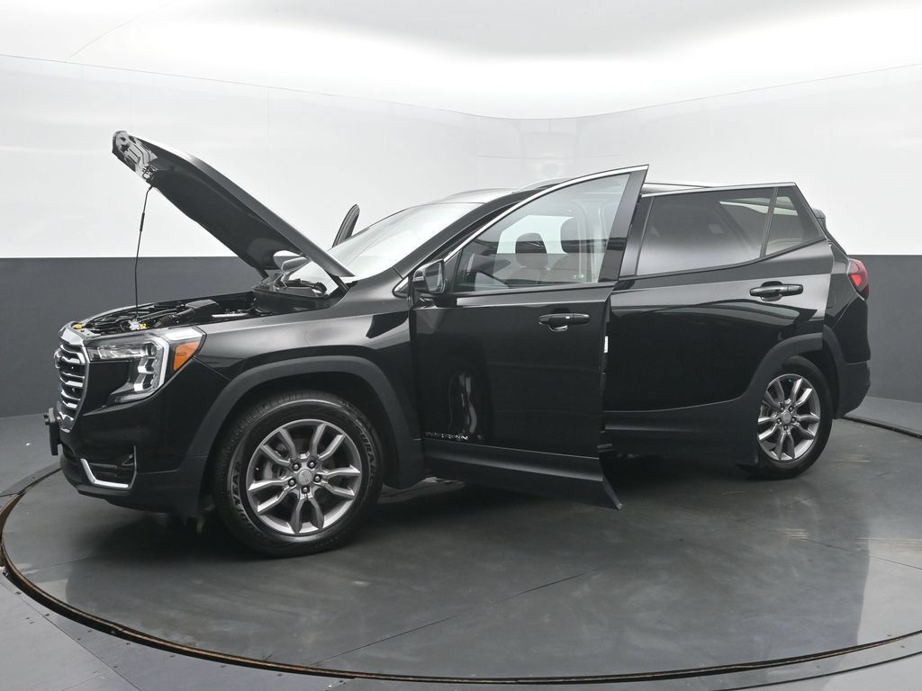 Used 2024 GMC Terrain SLT AWD/4WD image 58