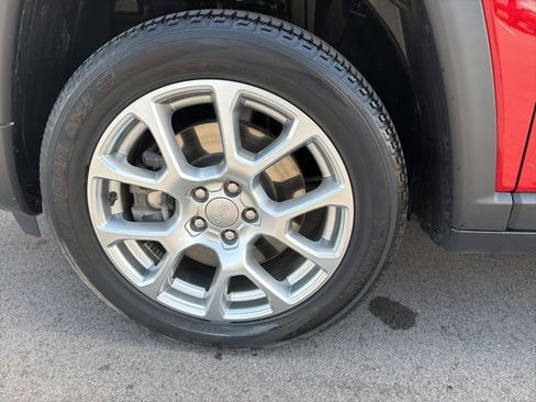 Used 2023 Jeep Compass Latitude AWD/4WD image 12