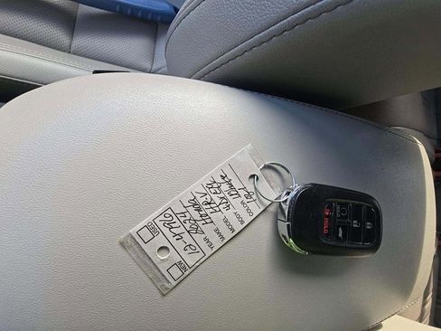 Used 2024 Honda HR-V EX-L image 4