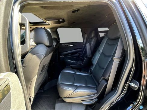 Used 2020 Cadillac Escalade Platinum AWD/4WD image 21