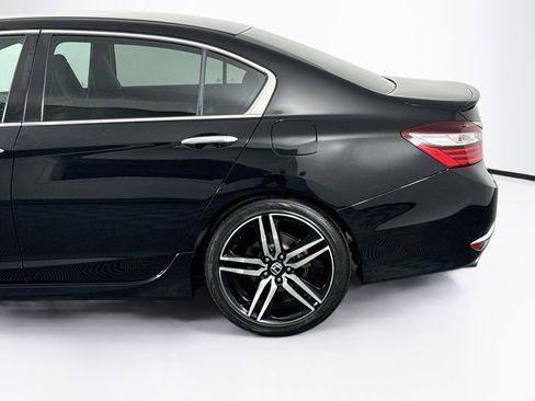 Used 2017 Honda Accord Sport image 42