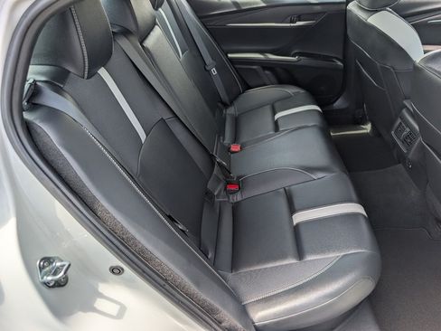 Used 2025 Toyota Camry SE FWD image 5