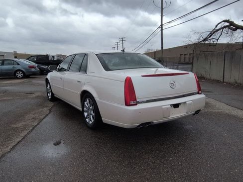 Used 2008 Cadillac DTS w/ Sun And Sound Package image 4