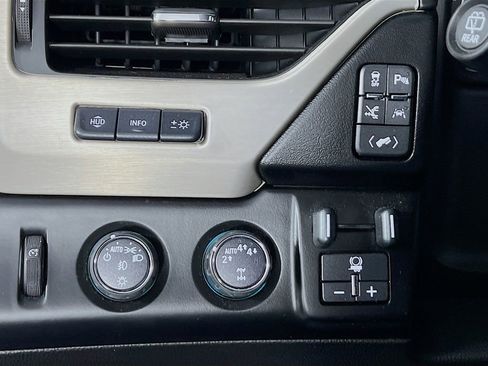 Certified 2019 GMC Yukon Denali w/ Denali Ultimate Package image 9