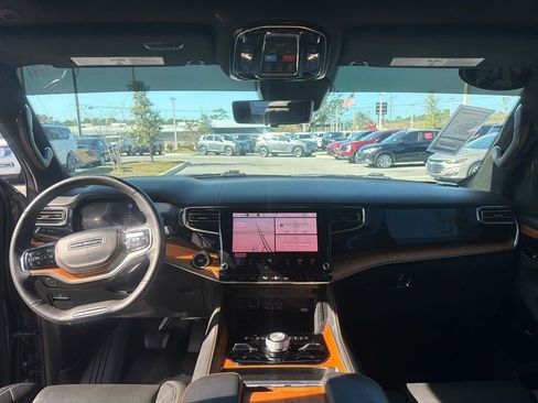 Used 2024 Jeep Grand Wagoneer Series III image 36