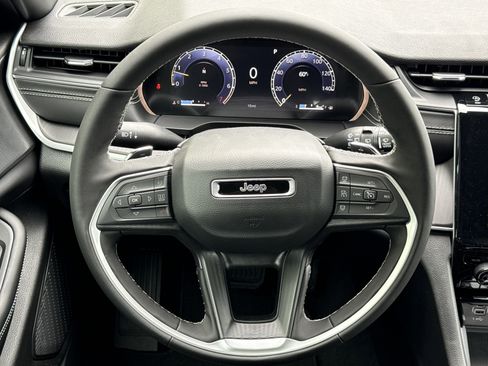 New 2026 Jeep Grand Cherokee L 2WD image 18