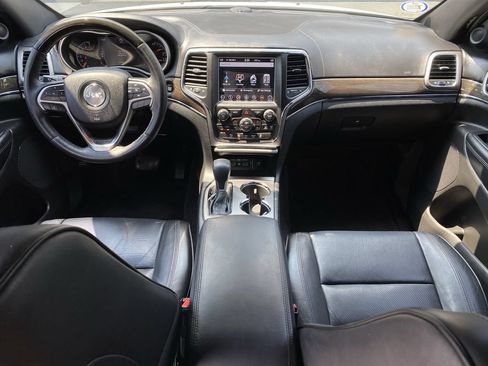 Used 2018 Jeep Grand Cherokee Overland RWD image 13