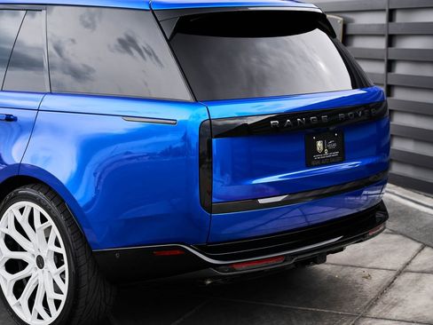 Used 2025 Land Rover Range Rover Long Wheelbase SE image 9