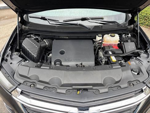 Used 2022 Chevrolet Traverse LS AWD/4WD image 17