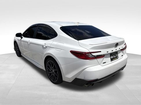 Used 2025 Toyota Camry SE FWD image 4