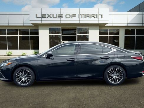 Used 2025 Lexus ES 300h w/ Premium Package FWD image 2