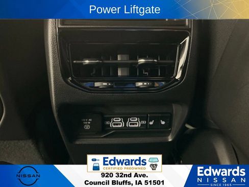 Used 2022 Jeep Grand Cherokee Trailhawk w/ Advanced Protech Group II AWD/4WD image 17