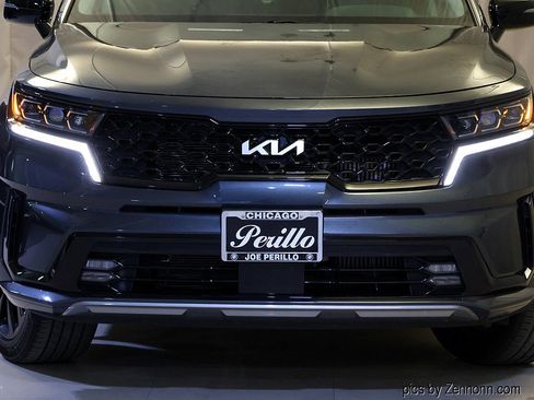 Used 2023 Kia Sorento SX AWD/4WD image 6