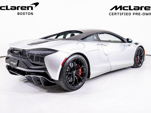 Used 2023 McLaren Artura RWD image 5