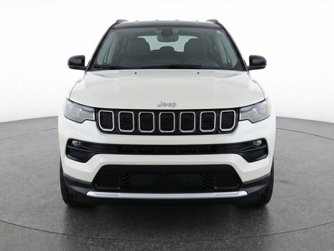 Used 2025 Jeep Compass Limited AWD/4WD image 2